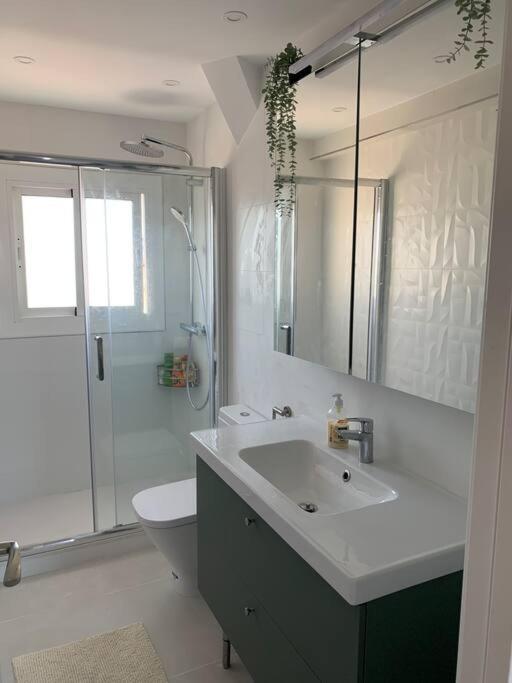 דירות Cunit, Front Line With Sea View מראה חיצוני תמונה