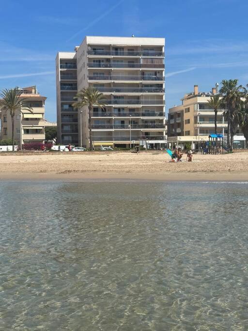 דירות Cunit, Front Line With Sea View מראה חיצוני תמונה